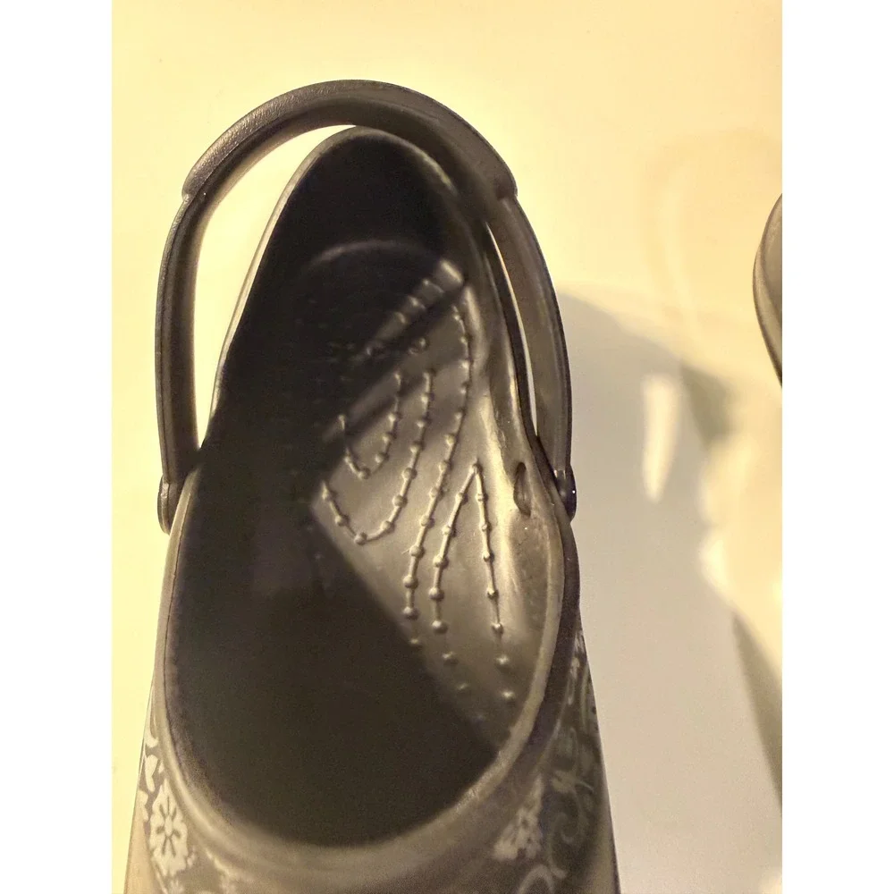 Crocs women size 7 clogs black floral detail